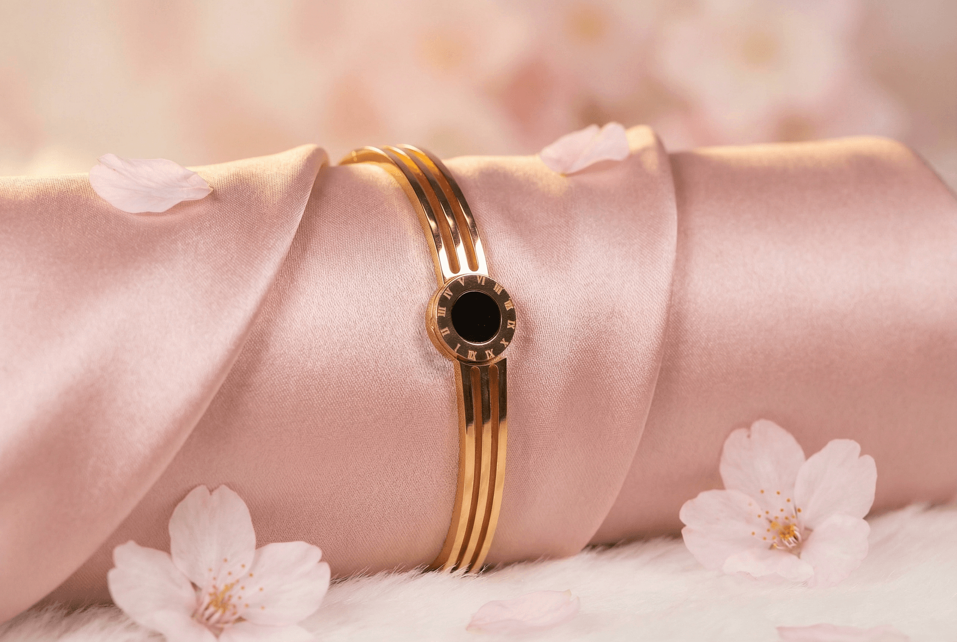 Roman Noir Classic Bracelet