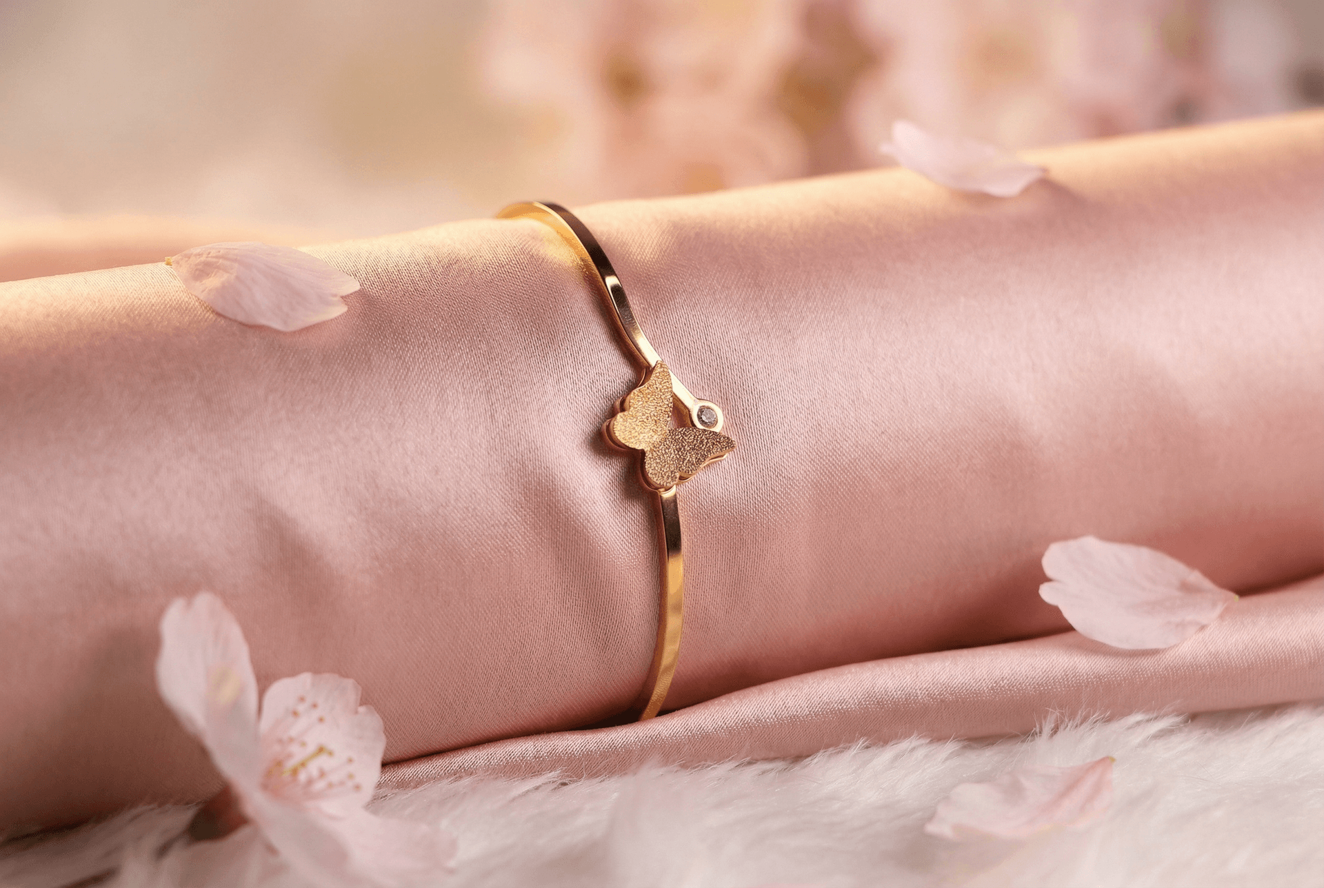 Golden Flutter Minimal Bracelet